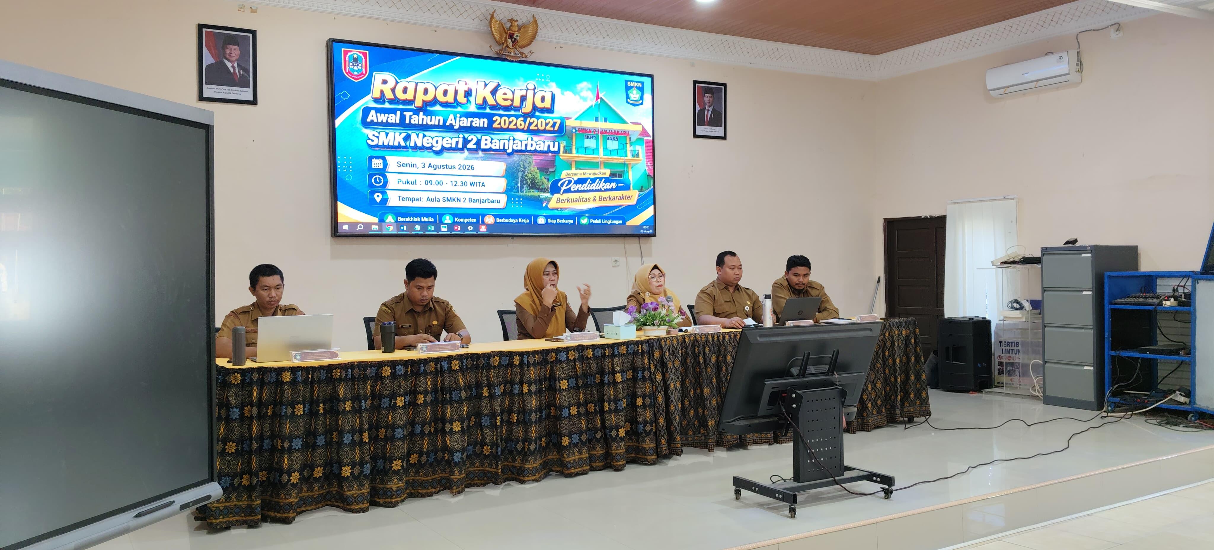 SMKN 2 BANJARBARU GELAR RAPAT KERJA AWAL TAHUN AJARAN 2026/2027 Wujudkan Pendidikan Berkualitas & Berkarakter