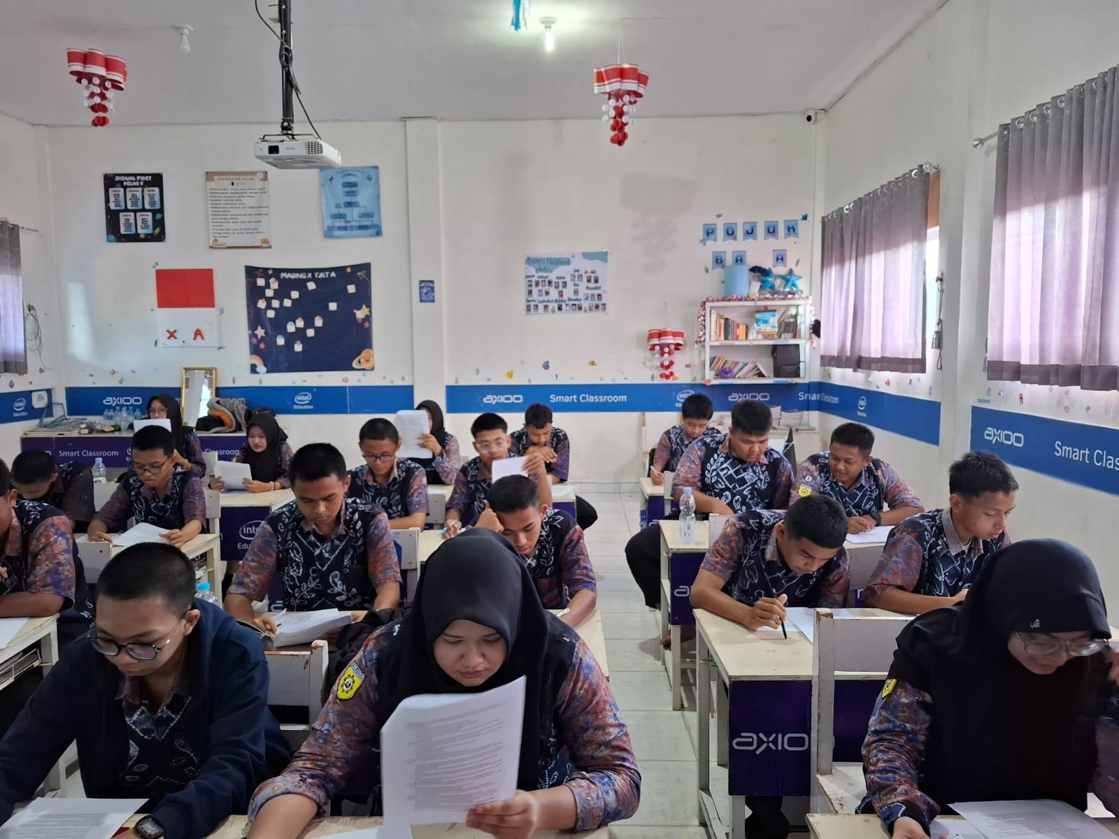 Asesmen Sumatif Semester Genap Hari Kelima di SMKN 2 Banjarbaru, Kalimantan Selatan. Rabu, 3 Juni 2026.